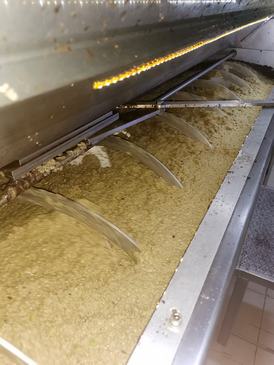 kaltgepresstes gutes Olivenöl ist gesund nur kaltgepresst bleibt der gute Geschmack des Olivenöls erhalten